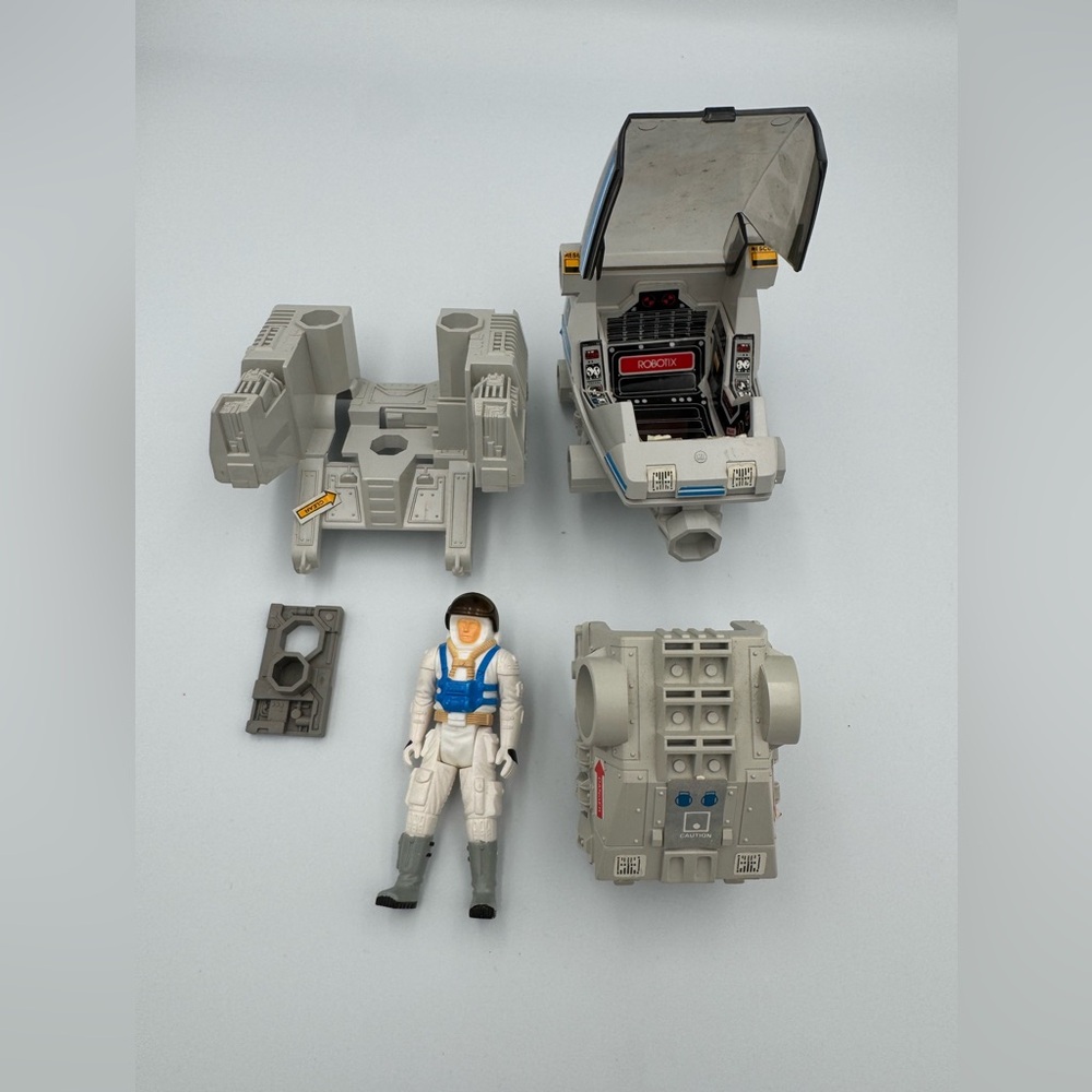 Vintage Robotix R-2000 Motorized Building System 1984 MB Tested‎ - Picture 9 of 15